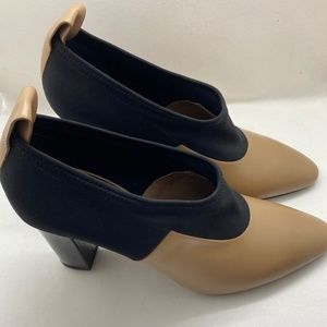 Via Spiga New 10.5 Hard to Find 2-tone leather and stretch heels
